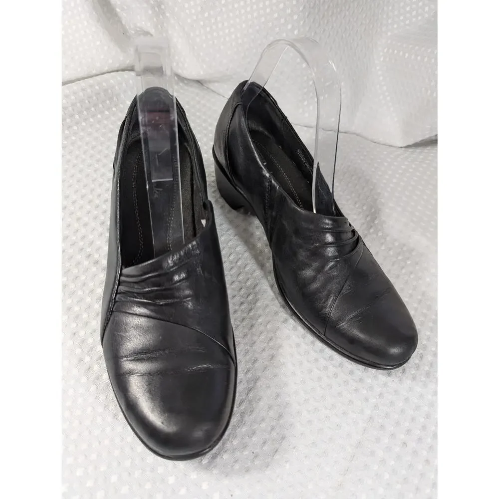 NWOT! CLARKS! BLACK GENUINE LEATHER MEGA PADDED COMFY RUBBER SOLE LOAFERS! SZ 8M